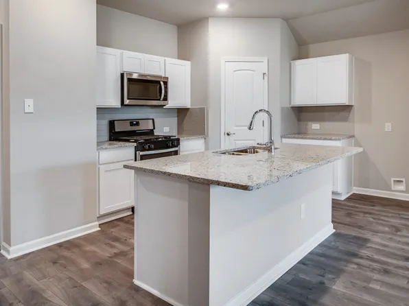 215 Acadian Lake Dr, Duson, LA 70529