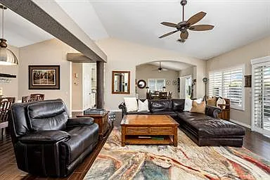 4 bed, 2718 sqft, $4,800 — Photo 3