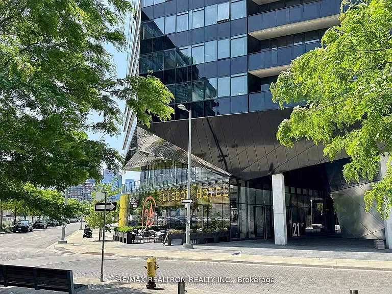 21 Lawren Harris Sq #1101 — Photo 3