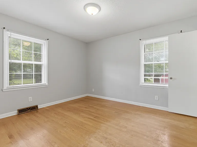 8413 Old Madison Pike — Photo 14