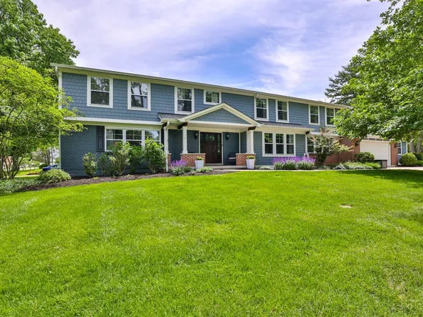 10396 Southwind Dr, Montgomery, OH 45242