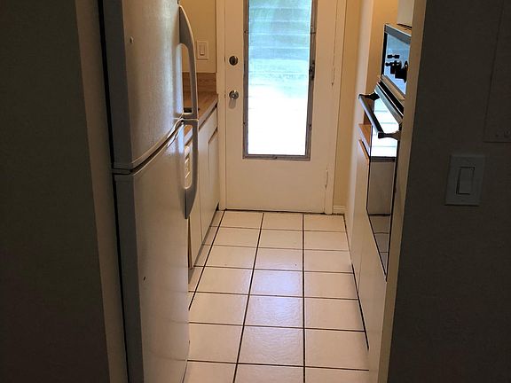 4th image of 915 Palermo Ave APT 203