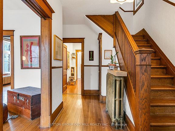 3rd image of 1 Algonquin Ave
