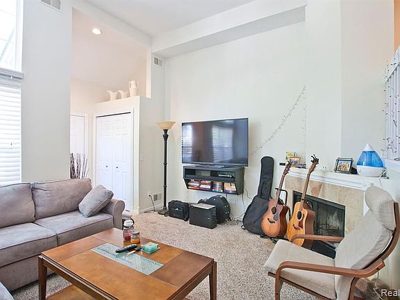 5th image of 129 W Kenilworth Ave