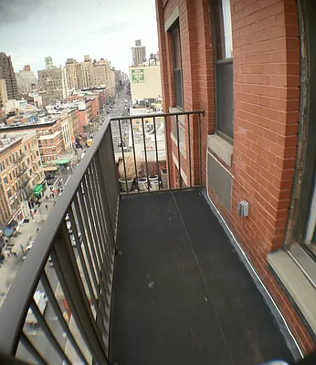 Sold by 4 Points Properties | media 6