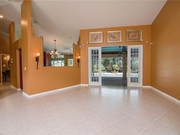 5th image of 243 Monterey Dr