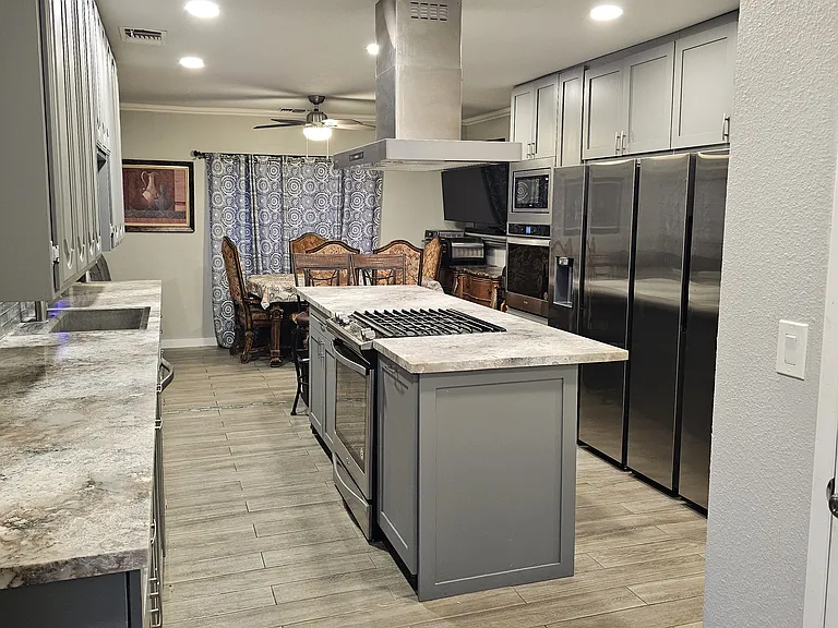 8871 Acacia Ave — Photo 3