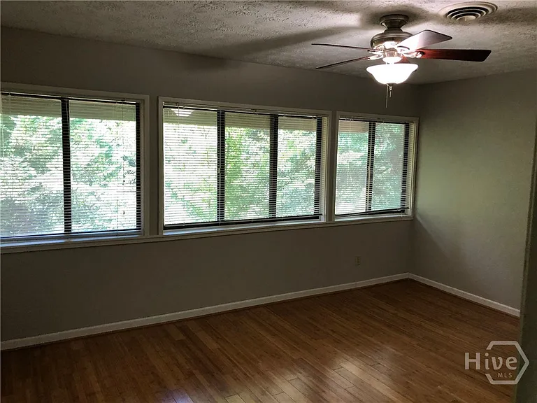 174 Woodstone Dr — Photo 16