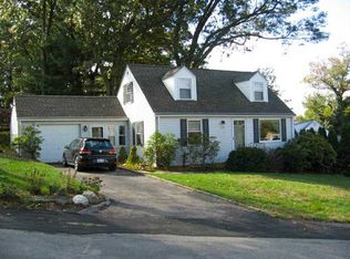 58 Normandy Dr, Cranston, RI 02920