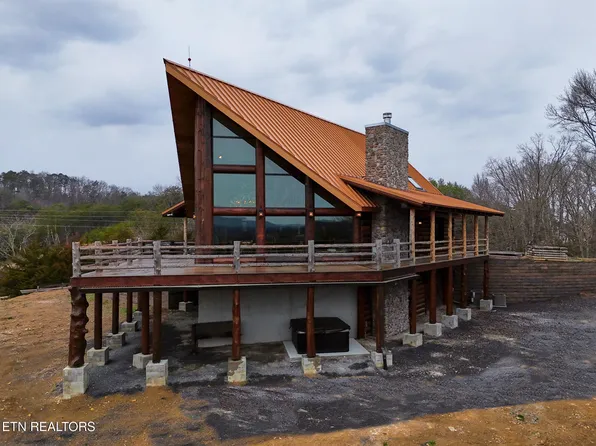 1410 Swannsylvania Rd, Dandridge, TN 37725