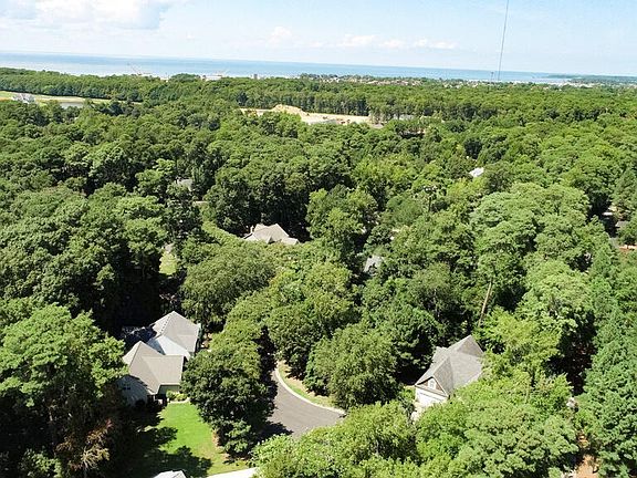 2nd image of 11 Carissa Ct #6