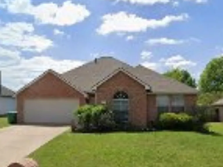2601 Coffey Dr — Photo 1