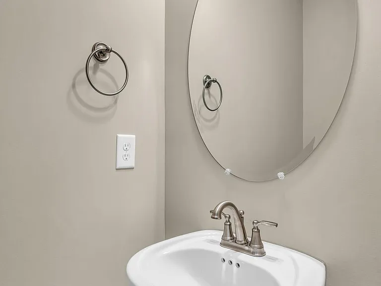 117 Traveller Ln — Photo 3