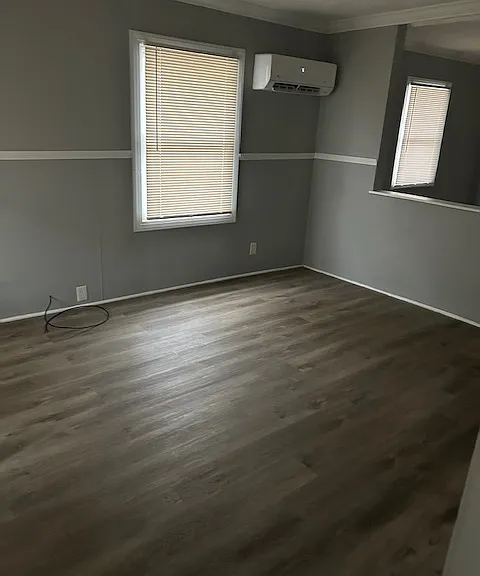 5701 Longwood Ave — Photo 9
