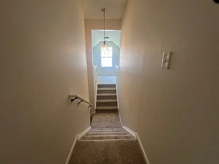 176 English Hills Dr — Photo 9