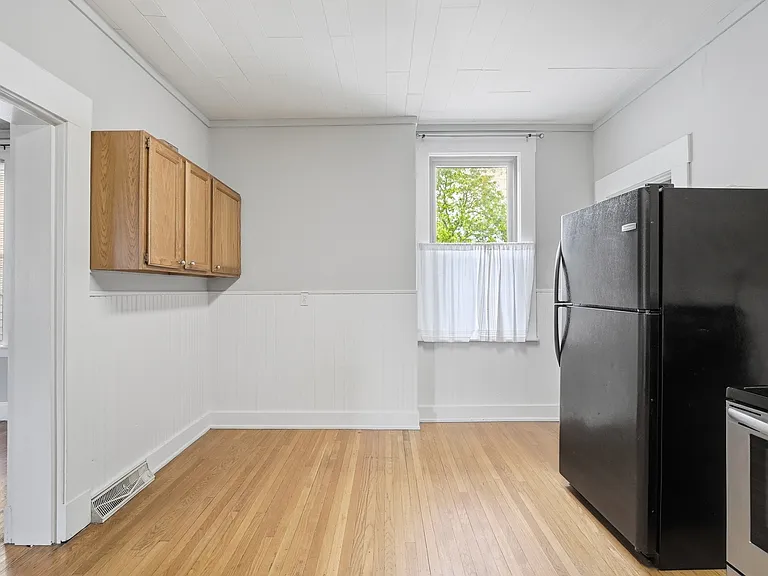 3774 Drake Ave — Photo 15