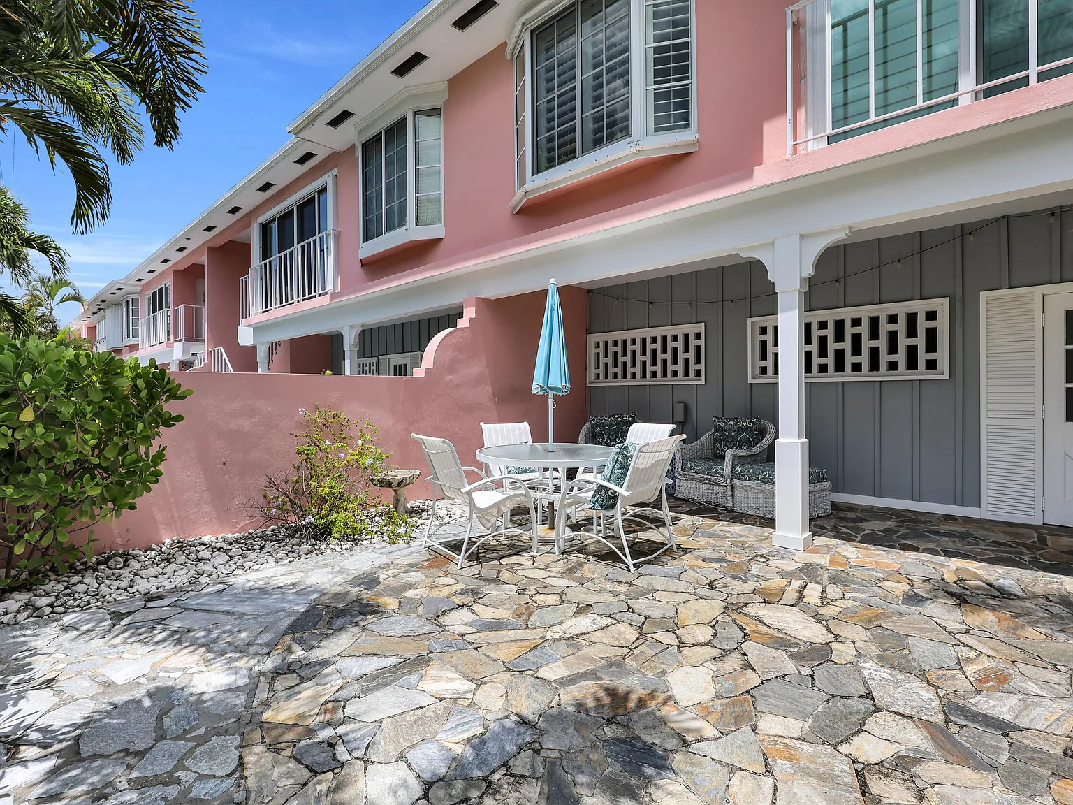 2 bed, 2.0 bath, 730 sqft, $4,000 — Photo 4