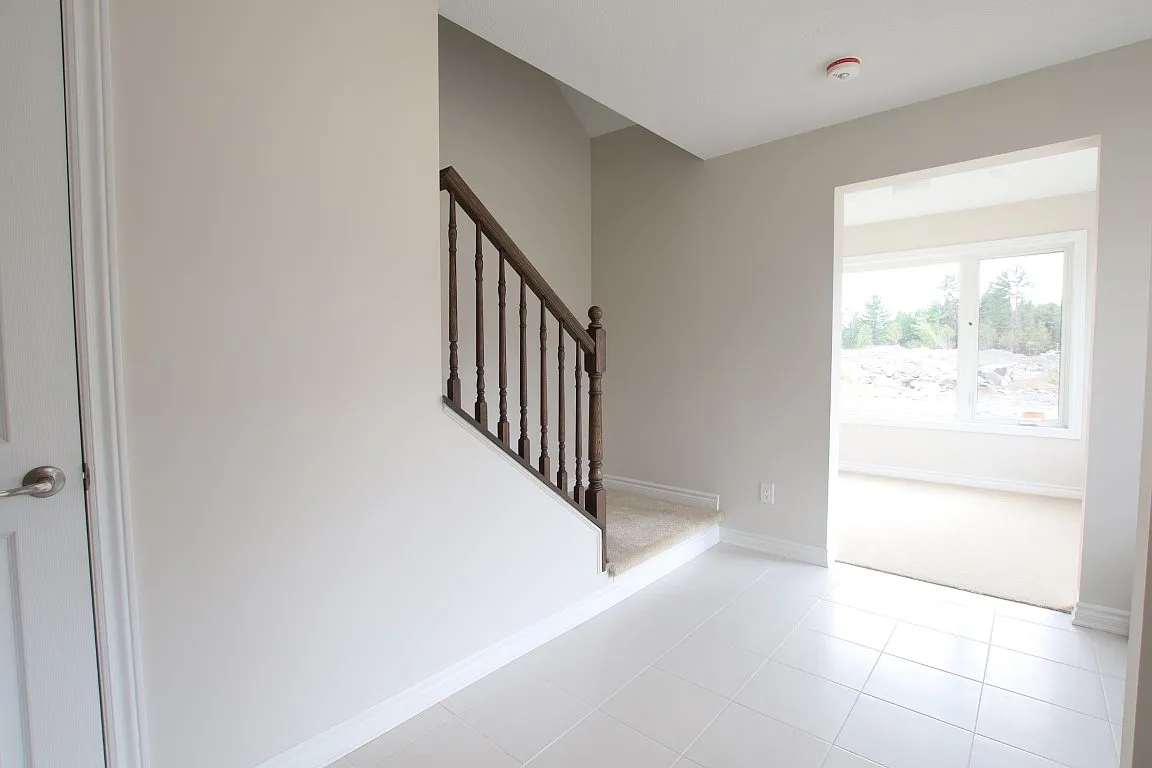2094 Leinster Circle — Photo 2
