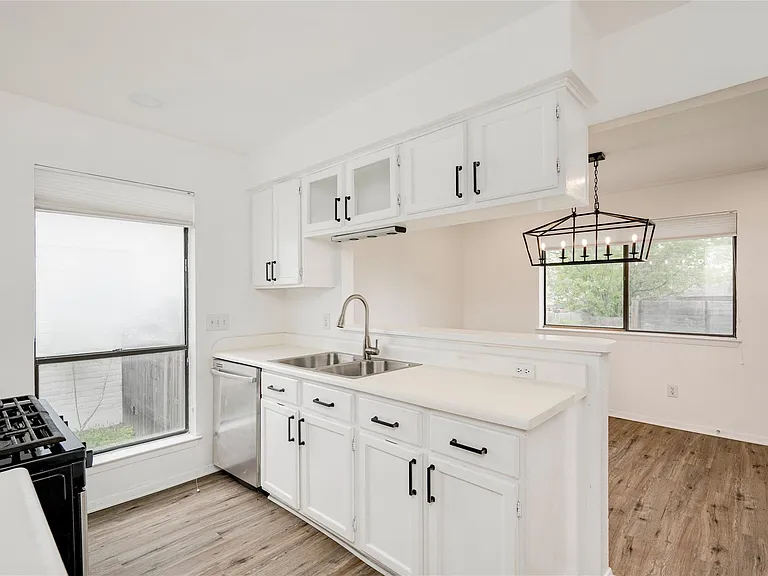 6705 Lancret Hill Dr — Photo 10