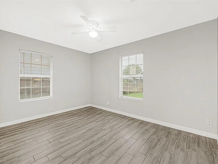 5009 Bataan Rd — Photo 18