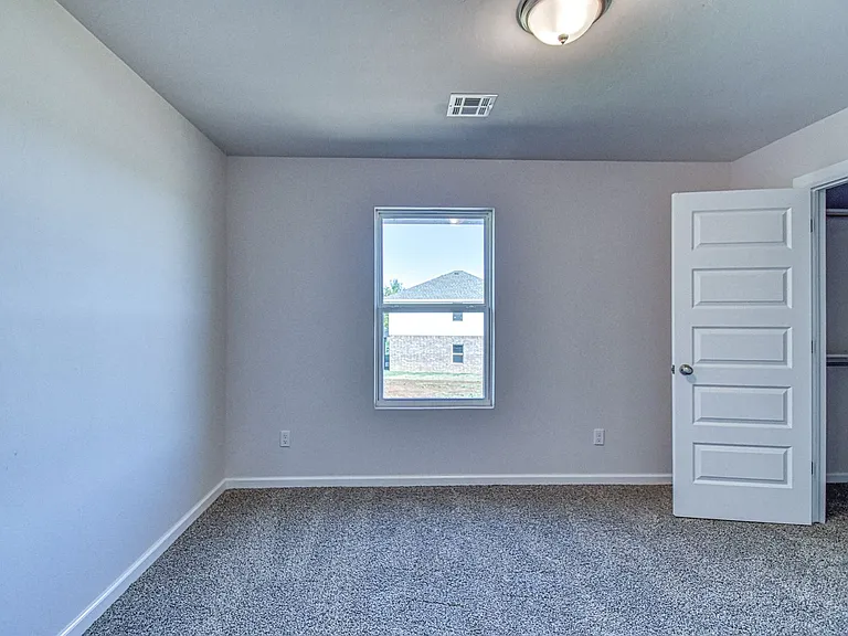 1002 Varenna Ln — Photo 25