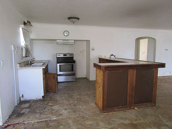 3rd image of 545 SE Evergreen Ave