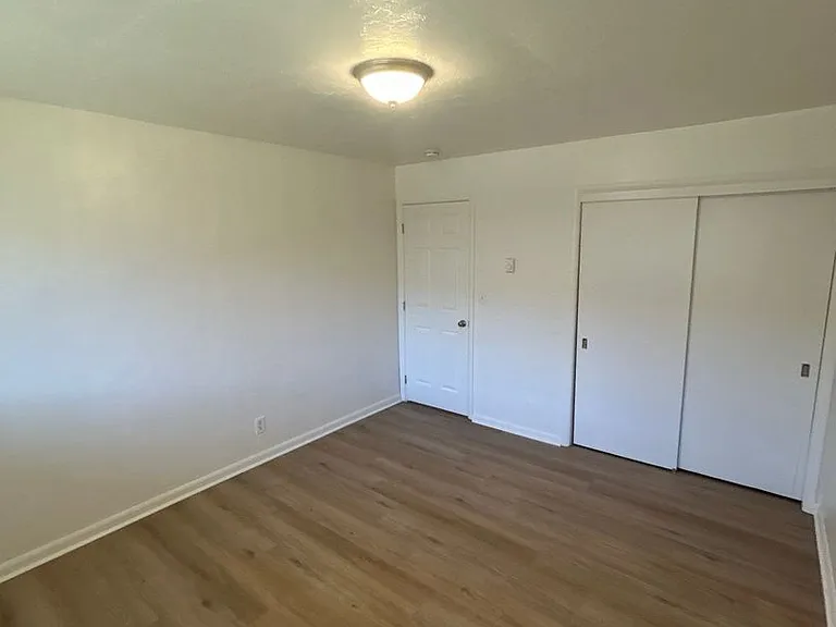 1835 Beach Ave NE #7 — Photo 10