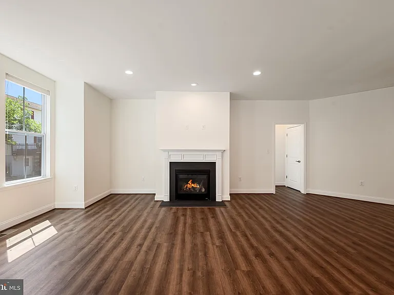105 Amberfield Ct — Photo 7