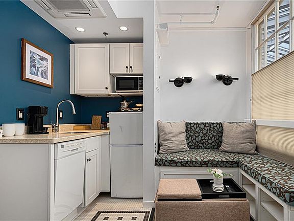 2nd image of 65 Weybosset St APT 304