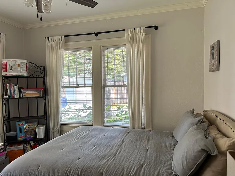 702 W Warren Ave — Photo 10