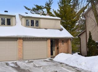 109 Wilson St W #15, Hamilton, ON L9G 1N4