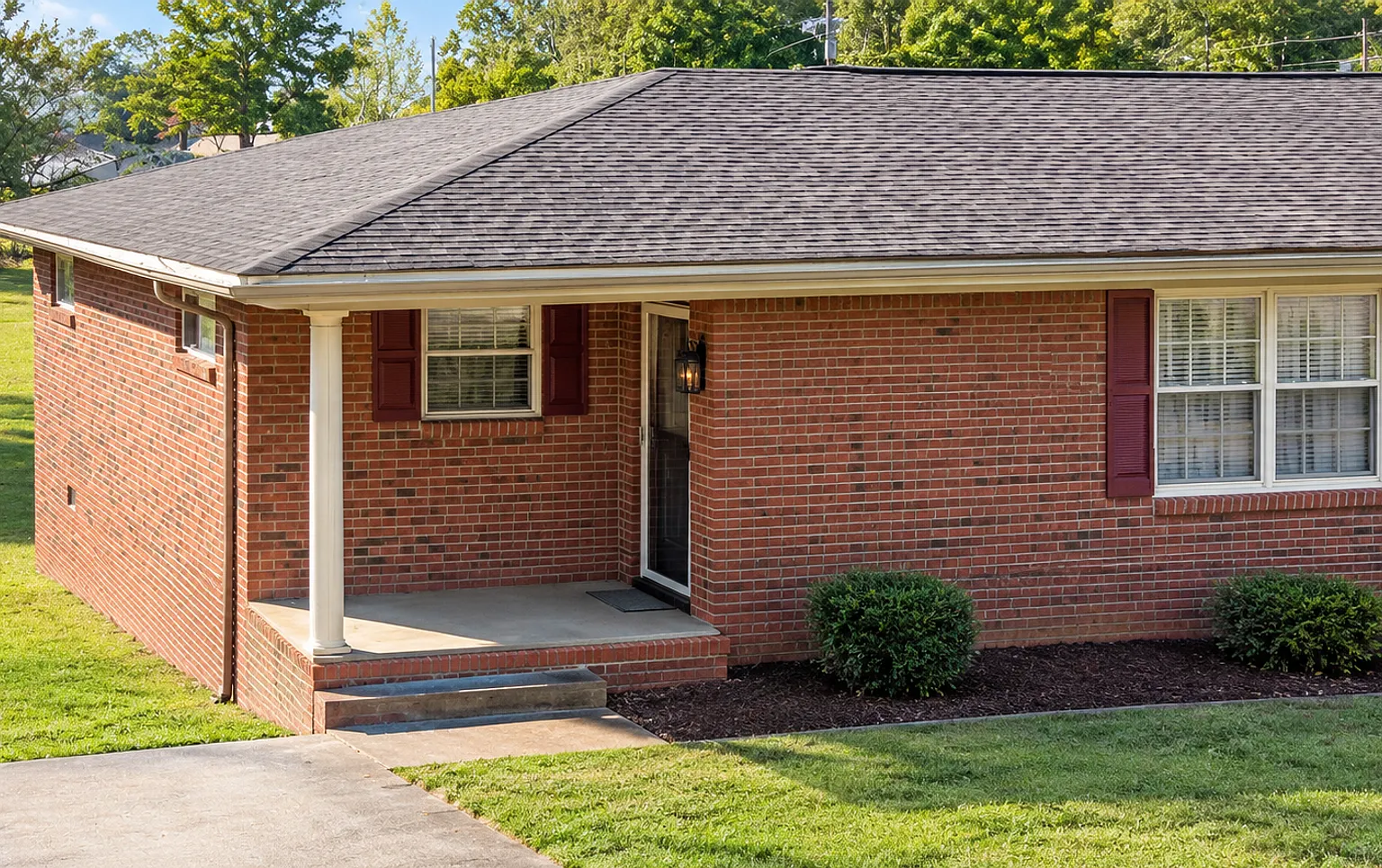 2 Bedroom 1 Bathroom off Bonny Oaks! Housing Vouchers Accepted! — Photo 1