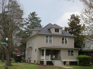 28 N Wright St #1, Naperville, IL 60540