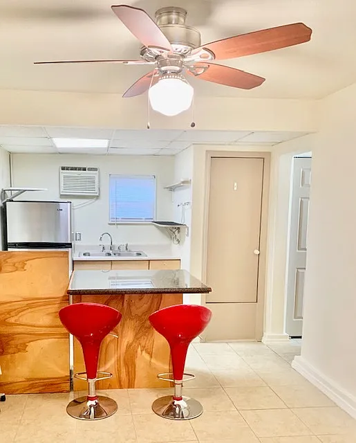215 Princeton Dr SE - Unit... — Photo 4