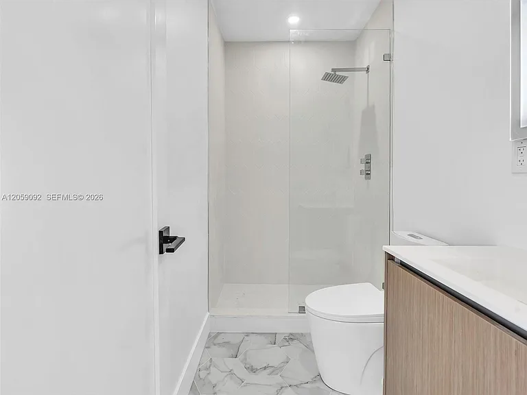 11900 N Bayshore Dr #205 — Photo 21