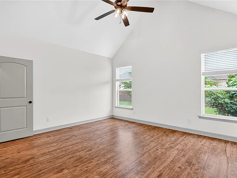 4008 High Creek Ct — Photo 10