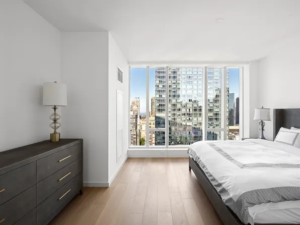 1 West End Avenue image 7 of 20