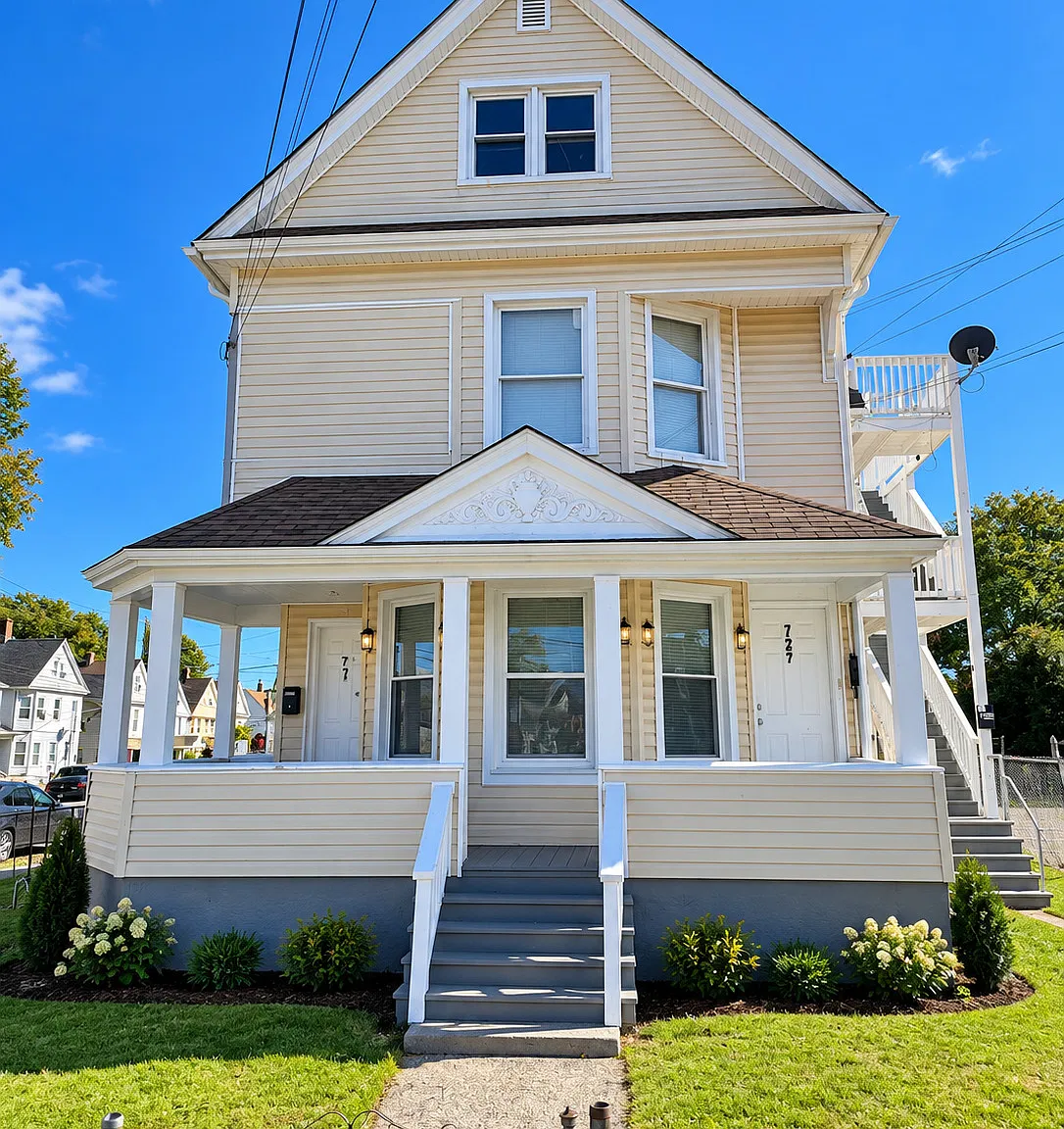 3 bed, 1.0 bath, 2676 sqft, $2,300 — Photo 2