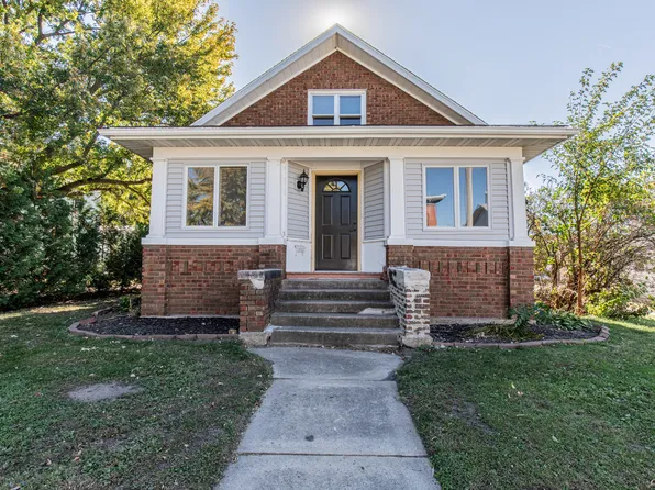 111 E 3rd St, Prophetstown, IL 61277