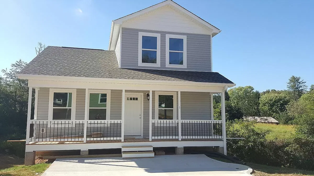 3 bed, 2000 sqft, $2,000 — Photo 1