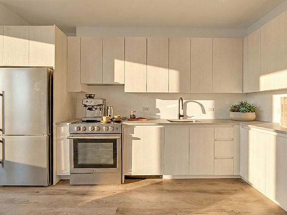 3rd image of 46-09 69th St #1618