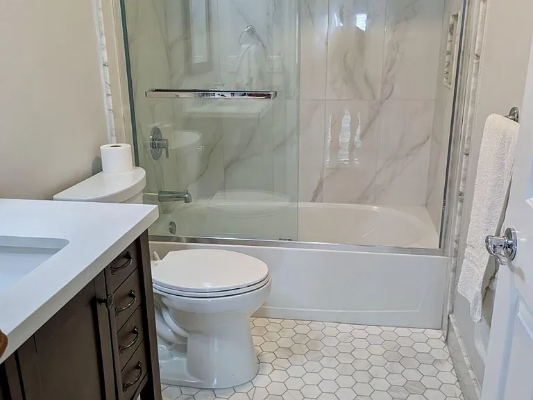 1640 Twelve Oaks Way #101 — Photo 19