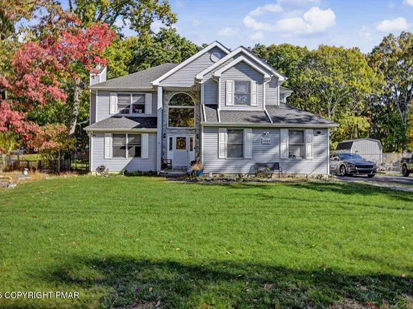 4608 Pine Ridge Dr W, Bushkill, PA 18324