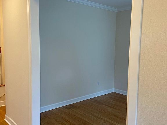 4th image of 7101 S De Soto St