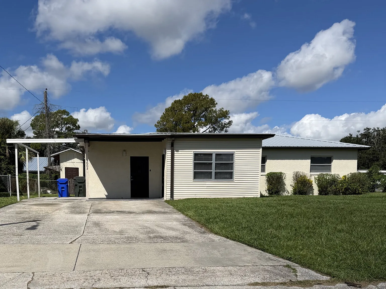 4 bed, 2.0 bath, 1574 sqft, $1,860 — Photo 2