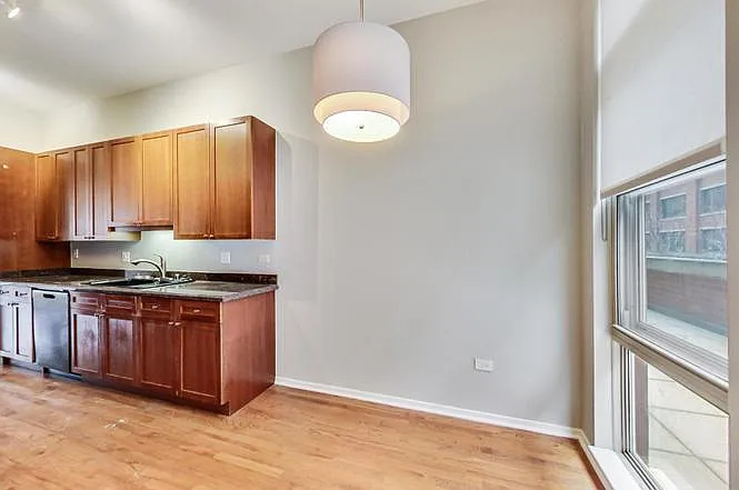 324 N Jefferson St #302 — Photo 5