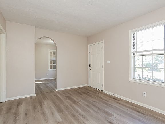 4th image of 1130 Saratoga Blvd