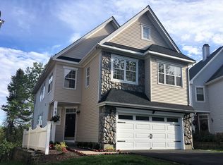 9 Mackellar Ct, Peekskill, NY 10566