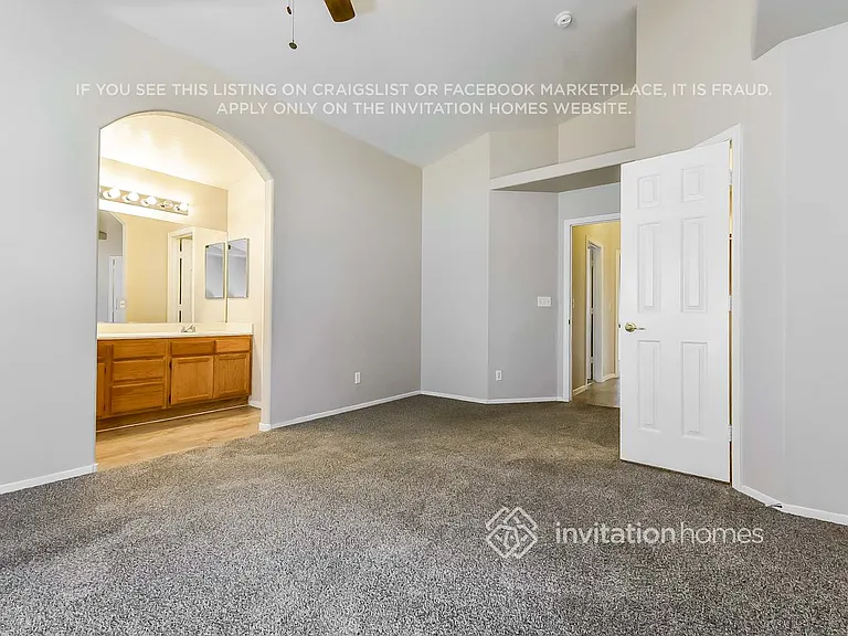 8904 Chenin Ave — Photo 11
