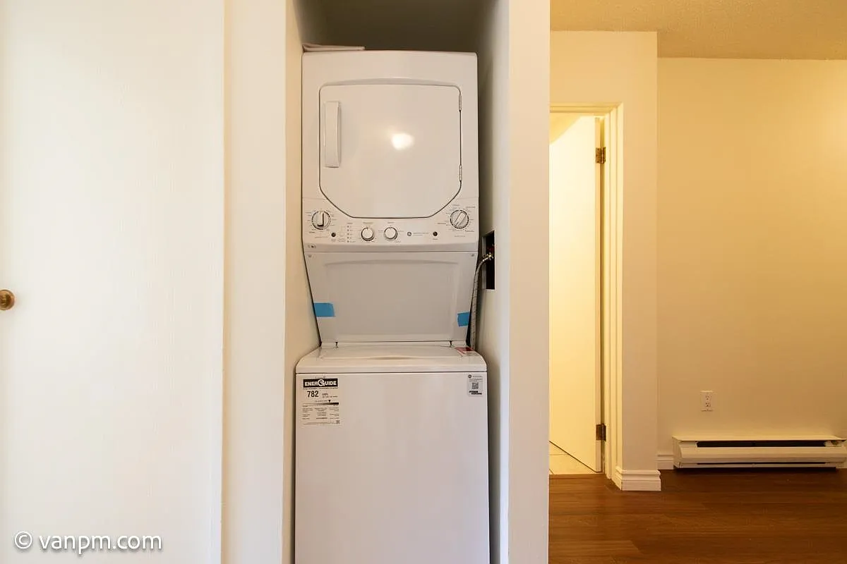 2 bed, 781 sqft, $2,700 — Photo 3